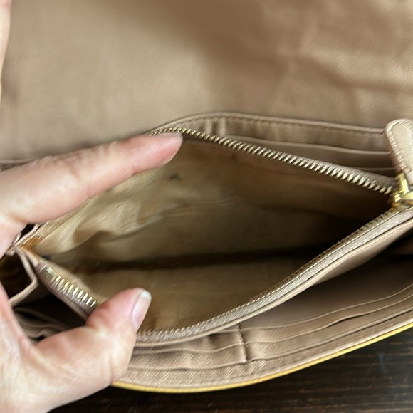 Yellow Miu Miu Vernice Ruches rare wallet - Picture 9 of 10